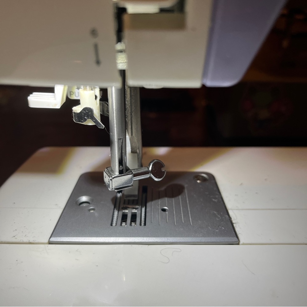Singer Simple 3232 Sewing Machine FOR PARTS ONLY - Picture 5 of 8